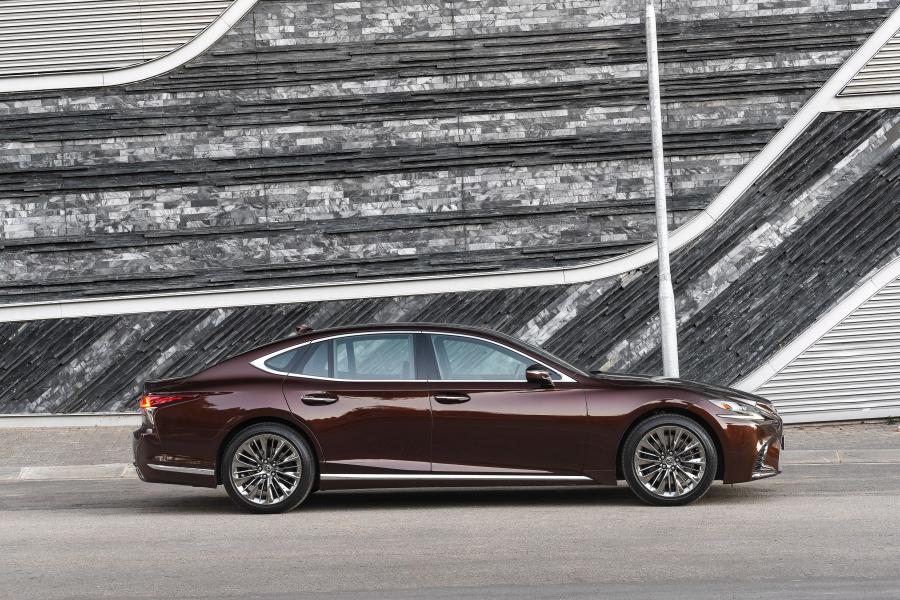  Lexus LS500 2018 года  (ZA) (фото 27 из 46)